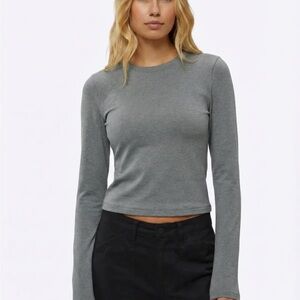 Cuts Clothing Women's Gray Long Sleeve Tee